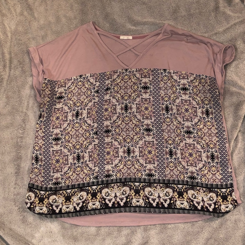 Short Sleeve Blouse with V-Neck and Cross Design